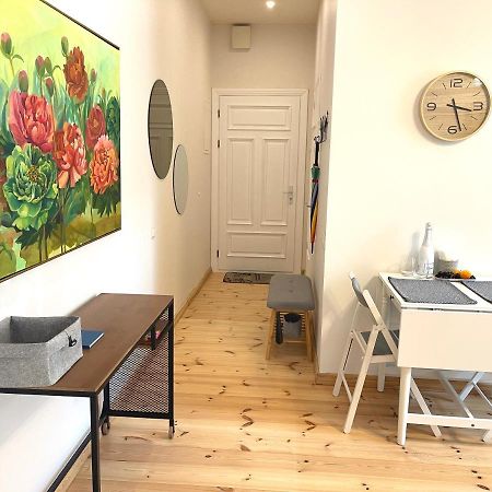 Cozy Home Matisa Apartment, Free Parking, Self Check-In Riga Esterno foto