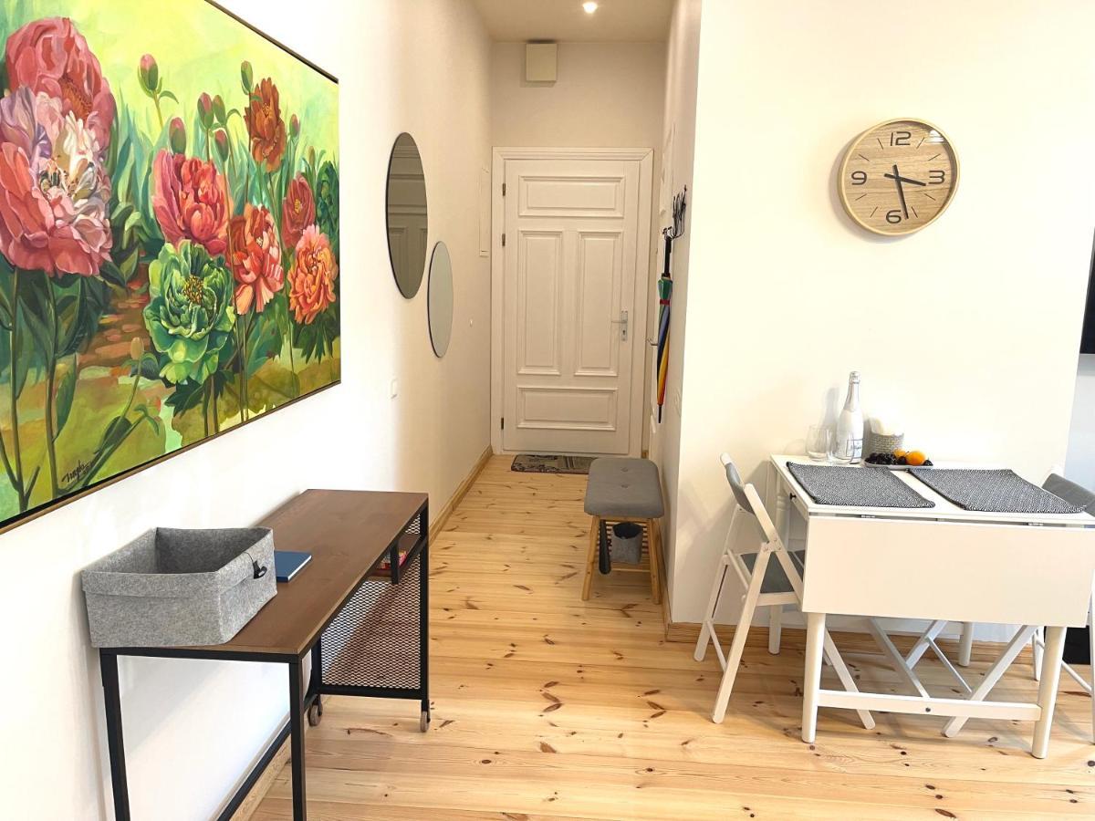 Cozy Home Matisa Apartment, Free Parking, Self Check-In Riga Esterno foto