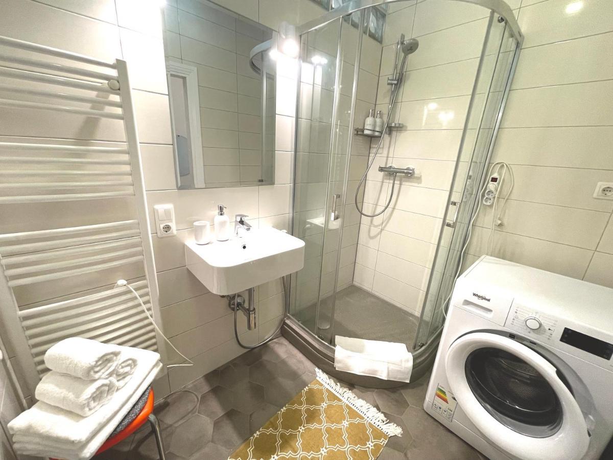 Cozy Home Matisa Apartment, Free Parking, Self Check-In Riga Esterno foto